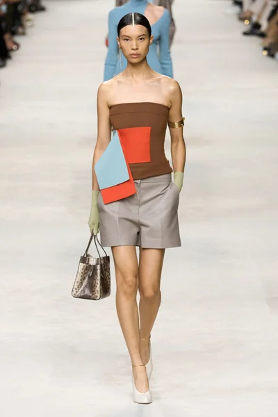 Look 3